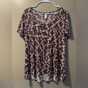 ⭐️ LuLaRoe Women's XL Geometric Pattern Short Sleeve Top High Low Hem Scoop Neck